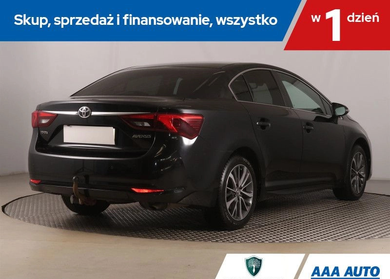 Toyota Avensis cena 53000 przebieg: 153845, rok produkcji 2015 z Zgierz małe 352